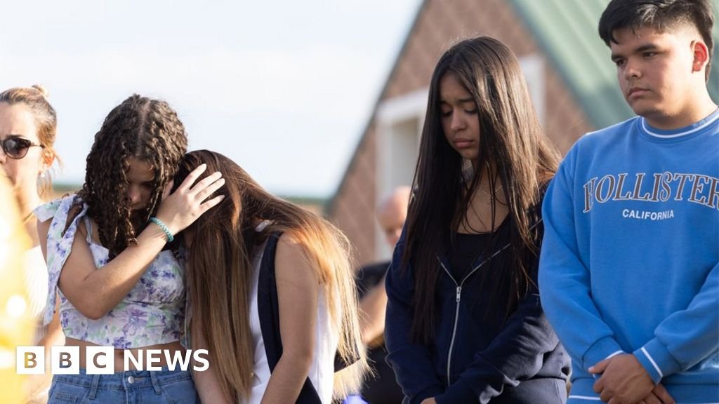Colin Gray, father of US school shooting suspect, charged with murder – BBC.com
