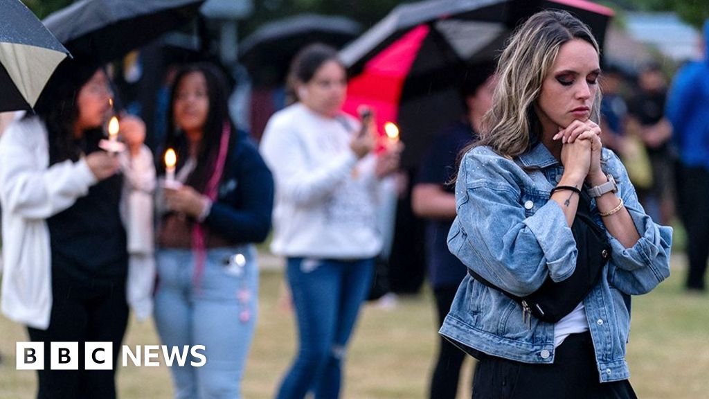 Georgia shooting suspect's mother warned school of 'emergency', US media reports – BBC.com Georgia shooting suspect's mother warned school of 'emergency', US media reports – BBC.com
