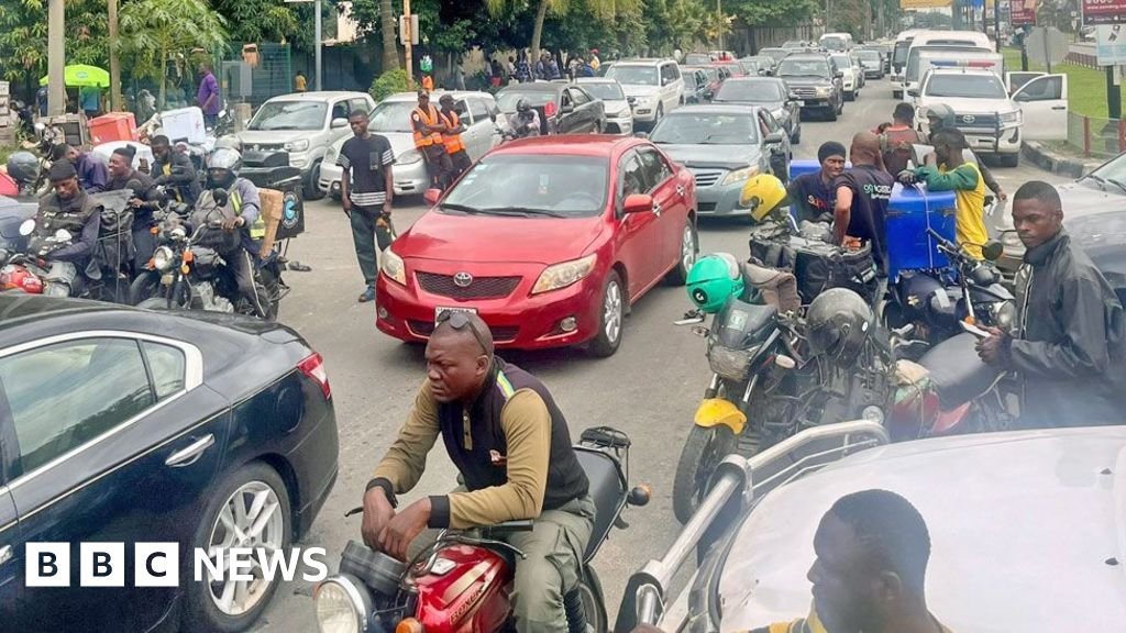 Gridlock in Nigeria amid fuel shortages and price hikes – BBC.com