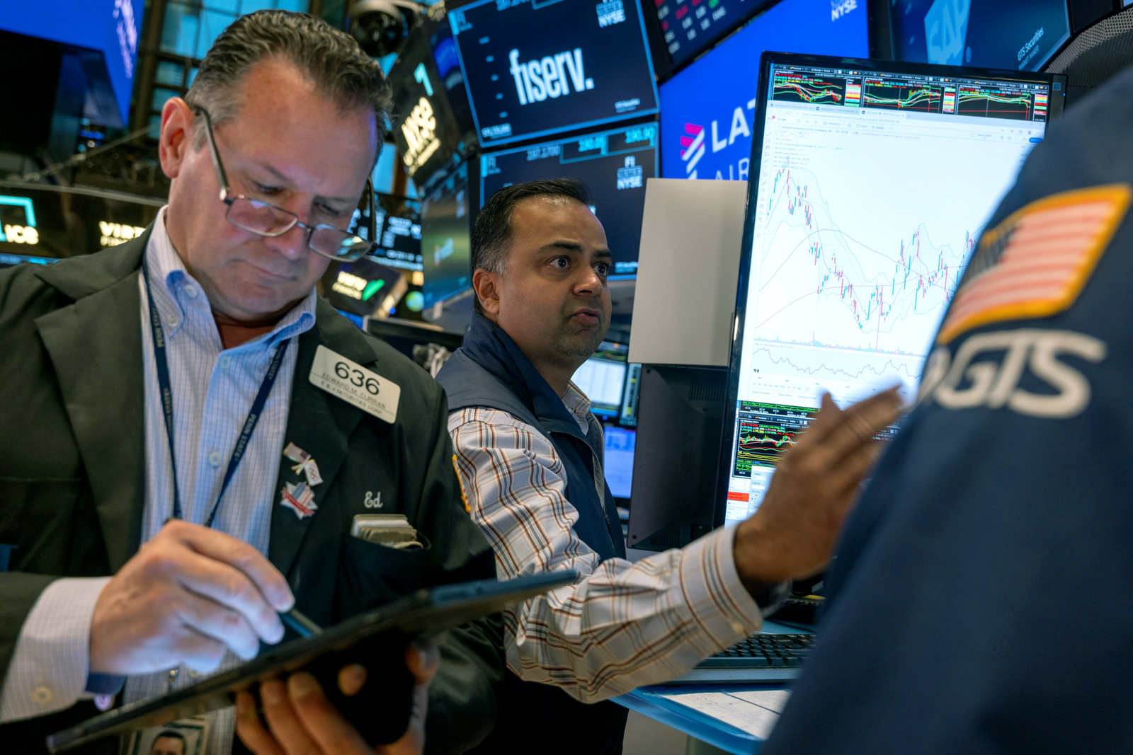 Dow drops more than 400 points, heads for worst day in over a month: Live updates – CNBC