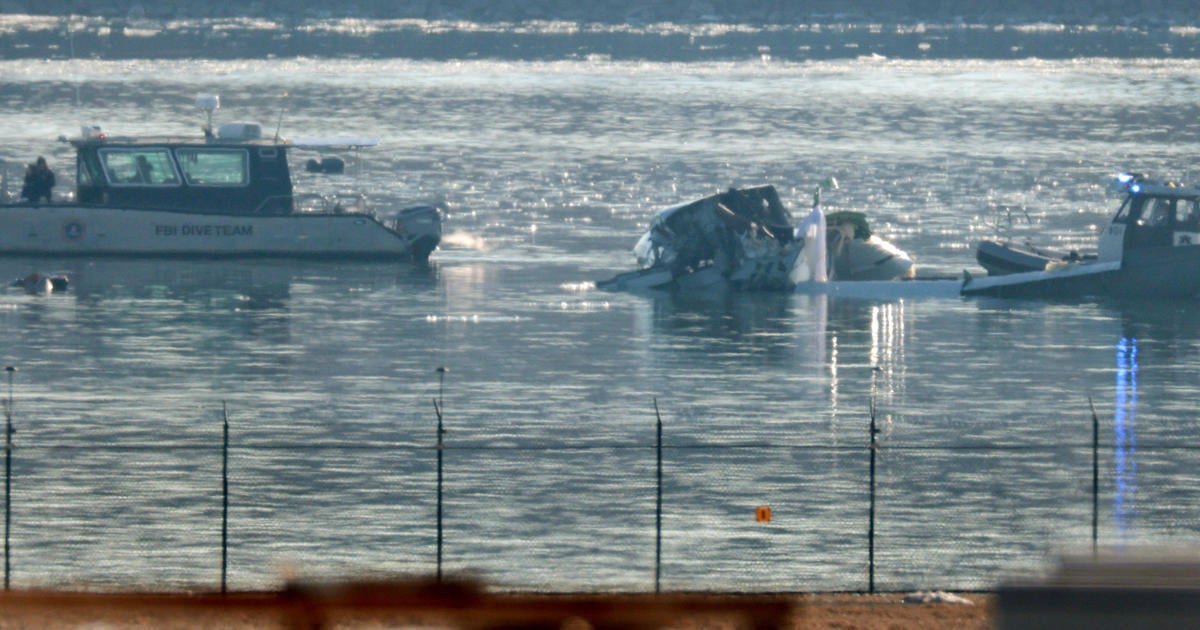 What we know about the American Airlines plane and Army helicopter crash over D.C.'s Potomac River – CBS News