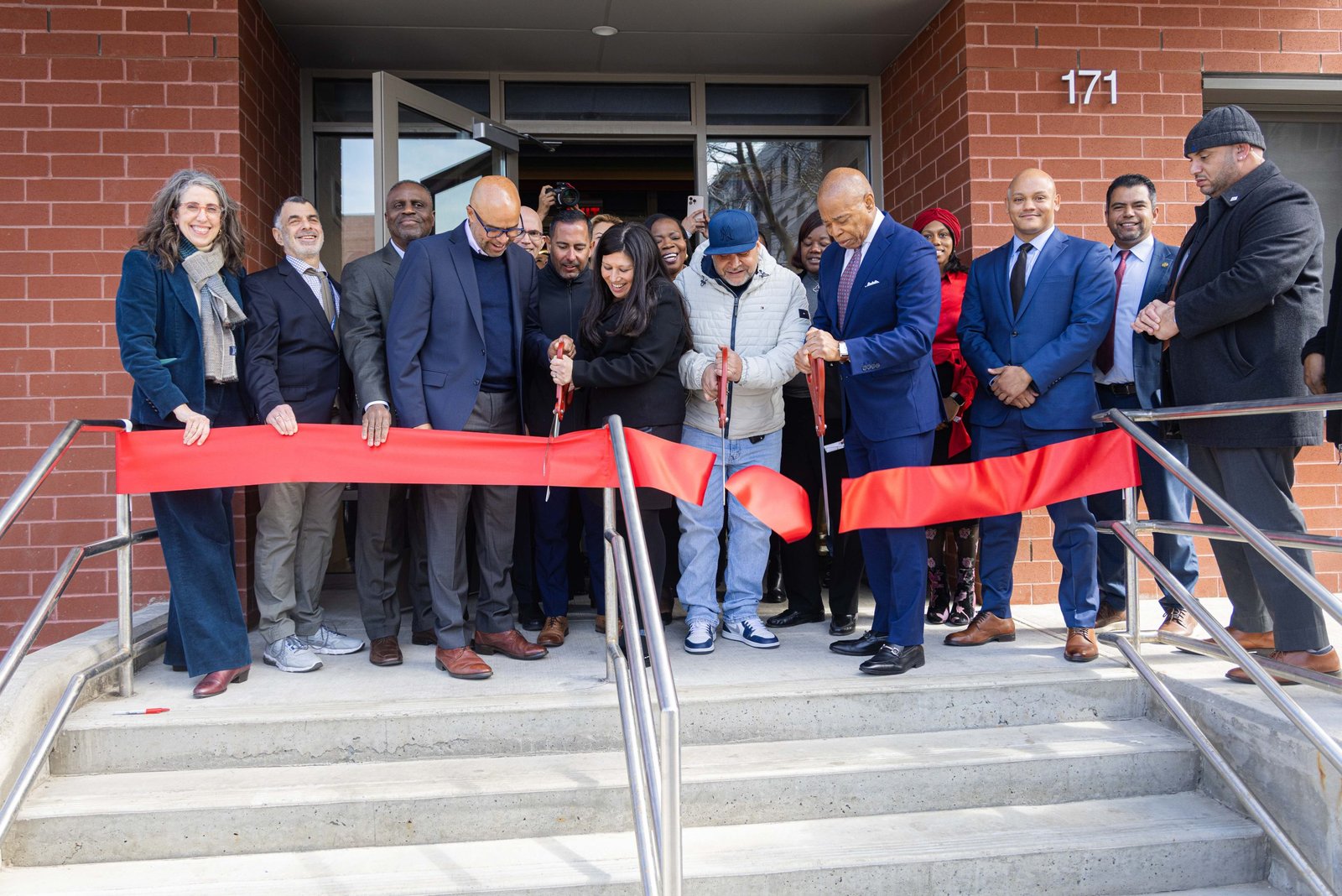 Mayor Adams, NYC Health + Hospitals, and HPD Announce Opening of 93 Units of Affordable and Supportive Housing at Woodhull Hospital – NYC Health + Hospitals