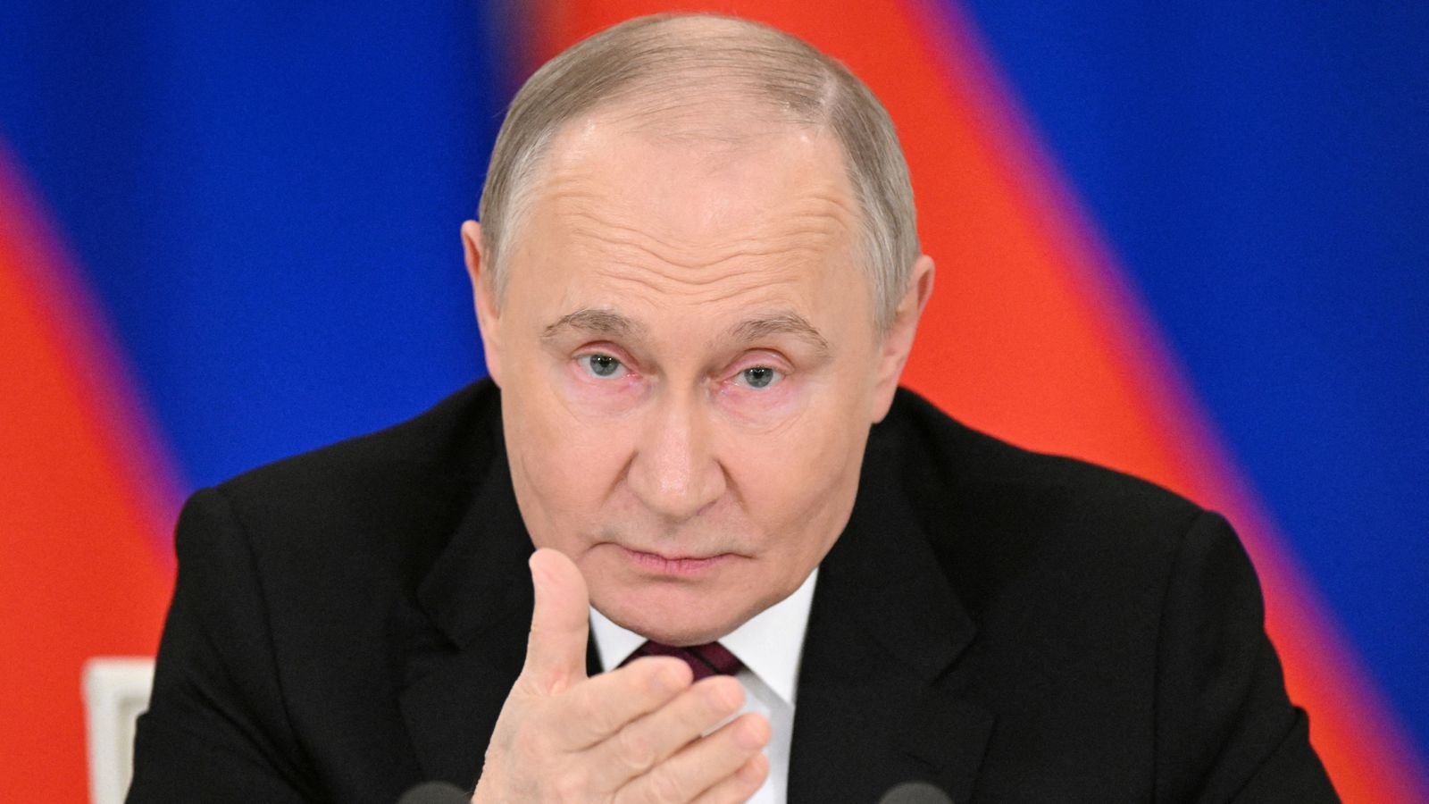 Ukraine war latest: UK and EU slap dozens of new sanctions on Russia – Sky News Ukraine war latest: UK and EU slap dozens of new sanctions on Russia – Sky News