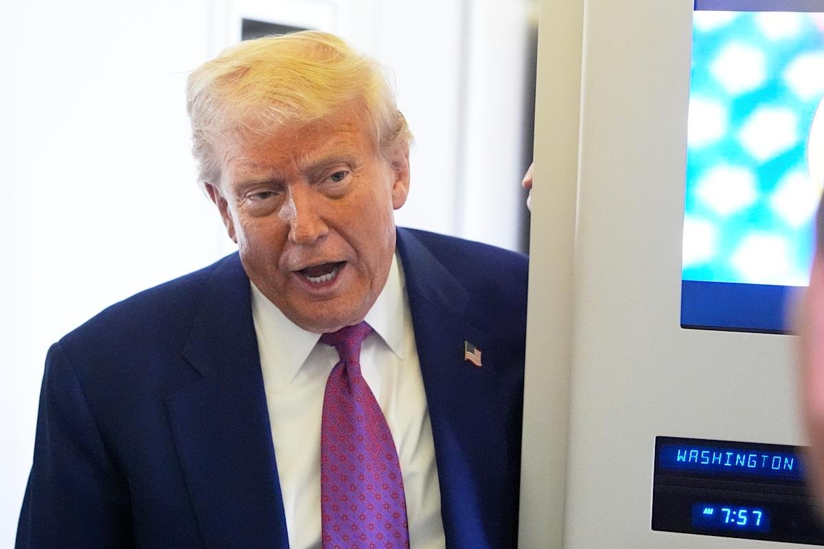Trump tariffs live updates: Trump broadens threats on Apple, Samsung while deadline for EU tariffs pushed back – Yahoo Finance