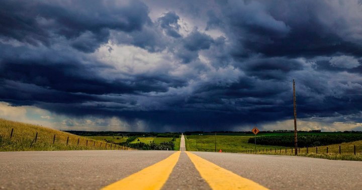 Life-threatening winds prompt warning in Edmonton, northern Alberta – Global News