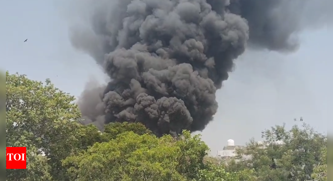 Breaking News Live Updates: Air India Ahmedabad-London flight crashes near airport in Meghani area – Times of India