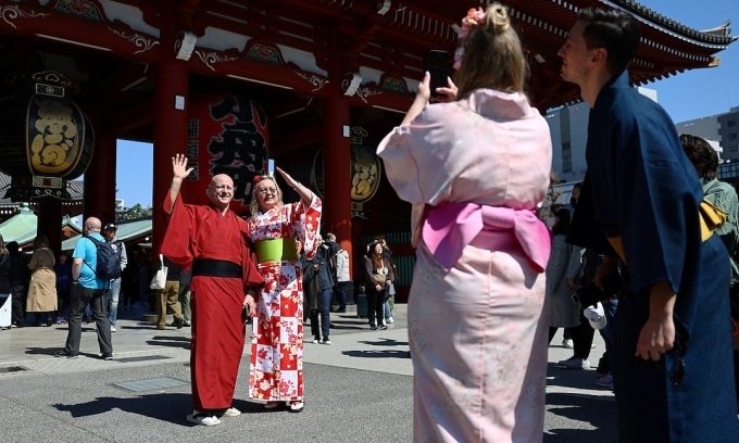 Japan to require health insurance for foreign tourists as unpaid medical bills pile up – VnExpress International