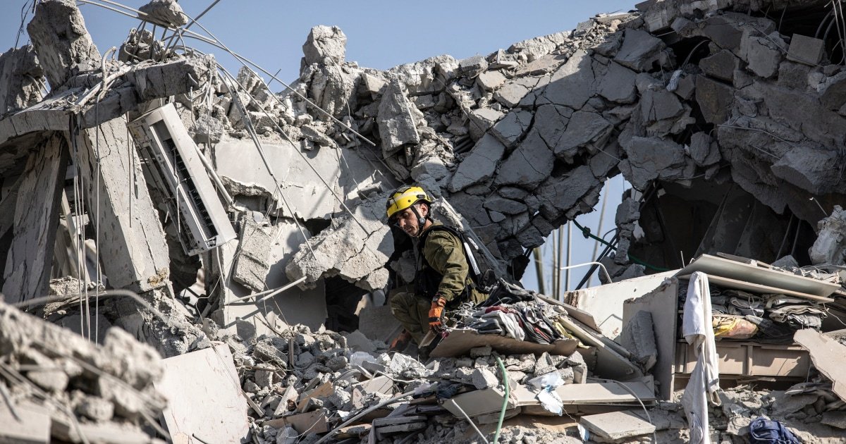 Live updates: Waves of airstrikes in Iran and Israel as exchange of fire enters second day – NBC News