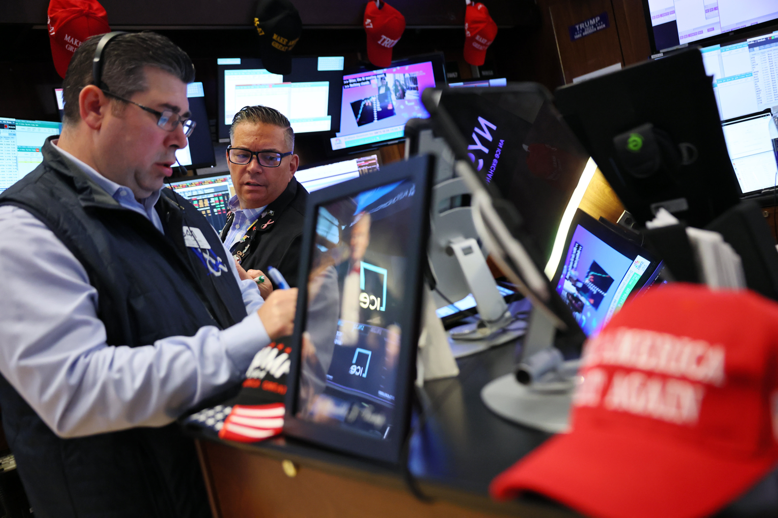 S&P 500 climbs on strong Nvidia earnings, but trade policy confusion caps gains: Live updates – CNBC